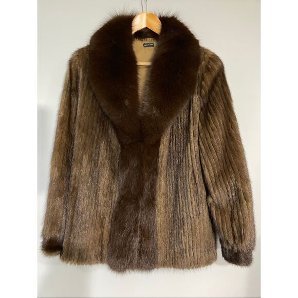 Demi buff mink jacket with fox collar. - Picture 2 of 8